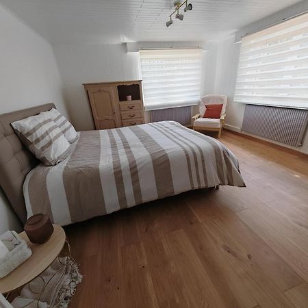 Appartement " Le Chardonneret " Issenheim Buitenkant foto